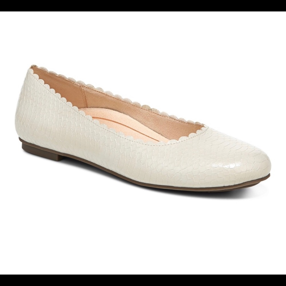 Vionic ballet flats gray and cream